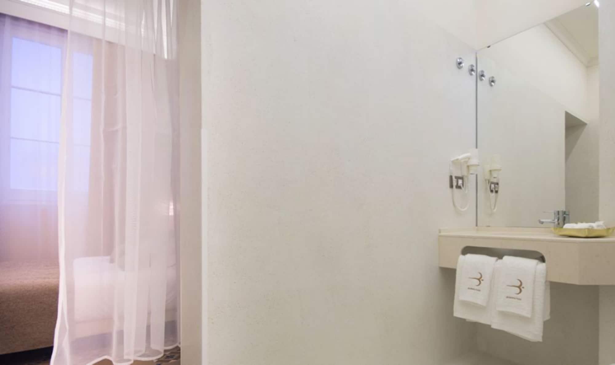 Anakena House Bed & Breakfast Barcellona Esterno foto