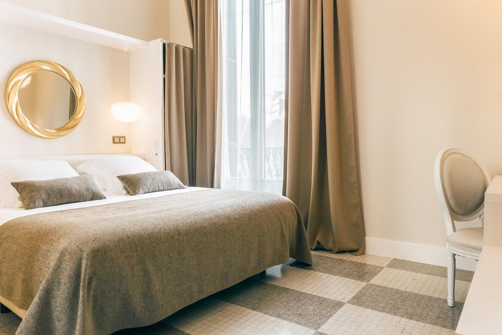 Anakena House Bed & Breakfast Barcellona Esterno foto