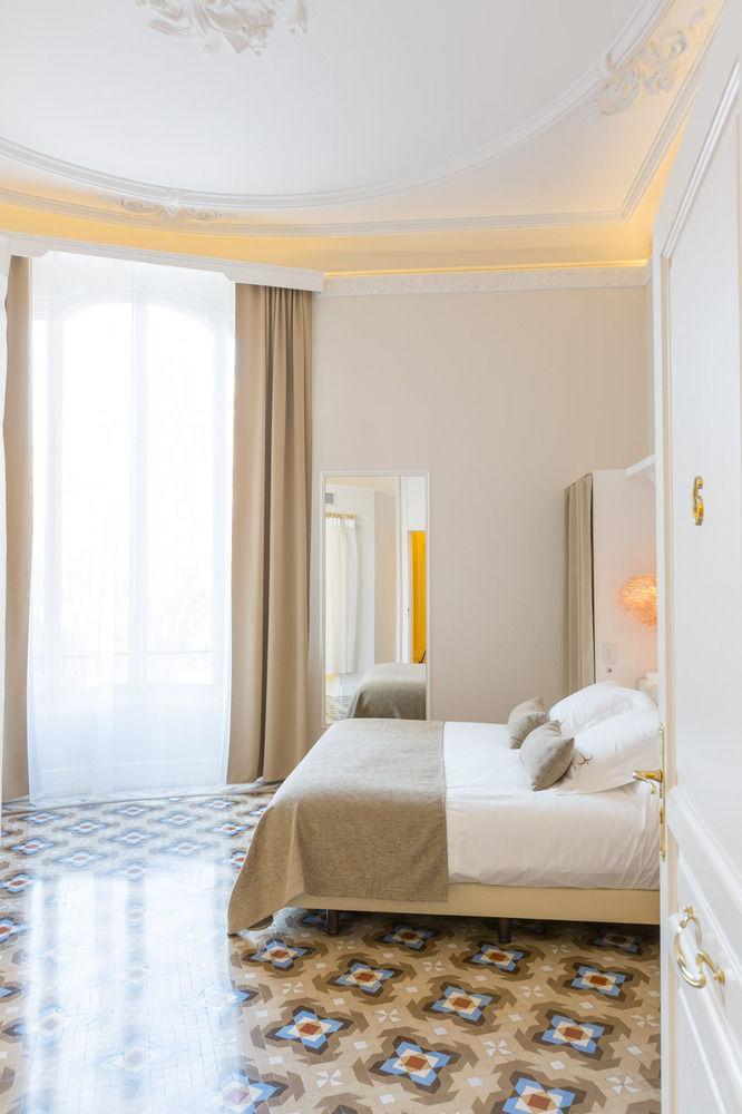 Anakena House Bed & Breakfast Barcellona Esterno foto