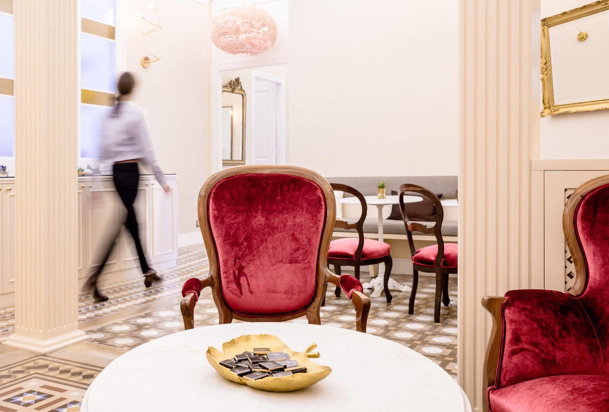 Anakena House Bed & Breakfast Barcellona Esterno foto