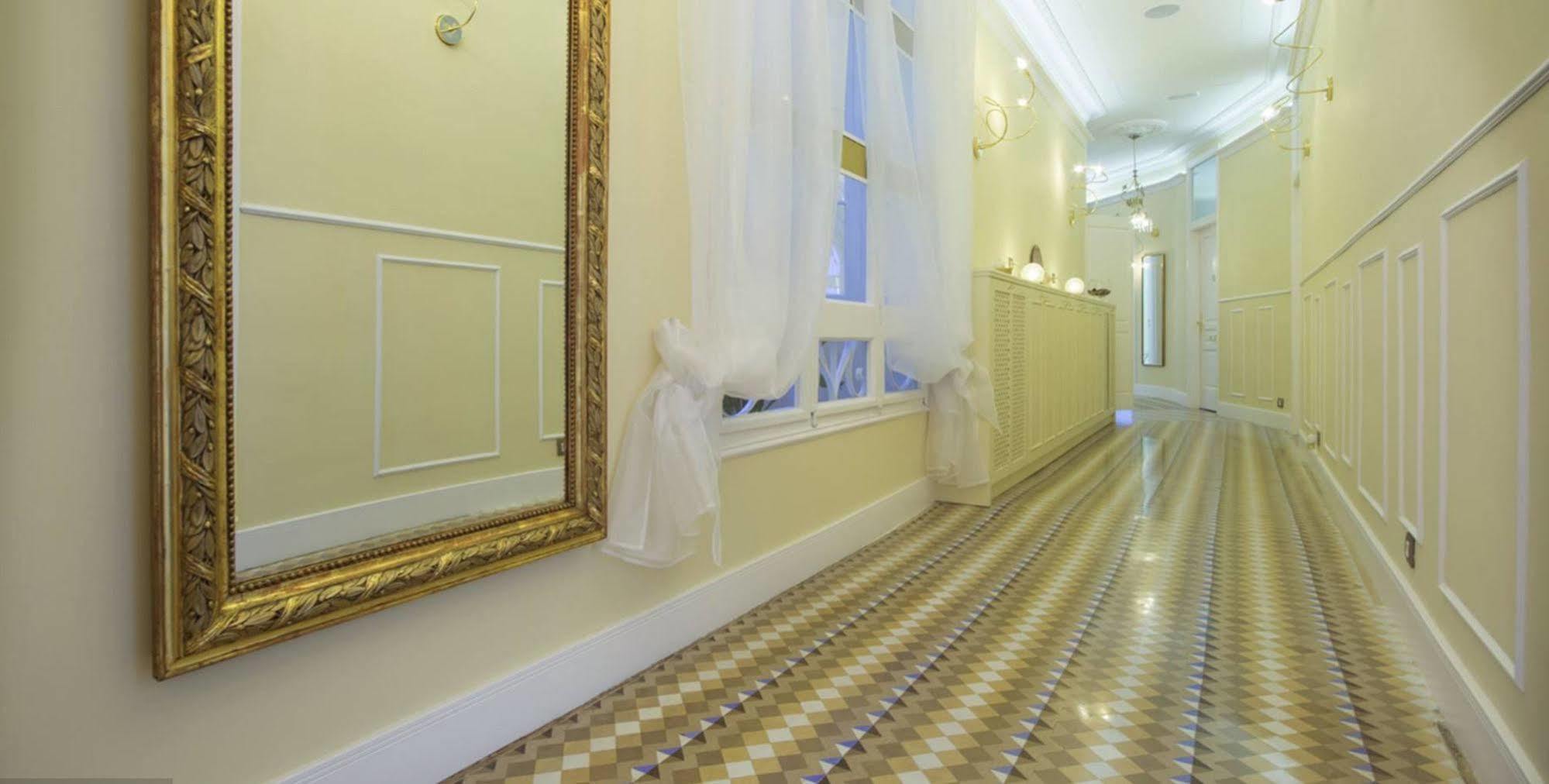 Anakena House Bed & Breakfast Barcellona Esterno foto