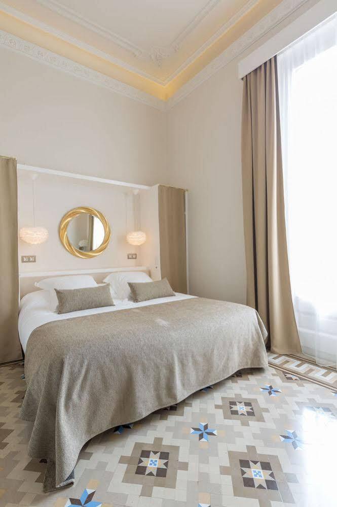 Anakena House Bed & Breakfast Barcellona Esterno foto